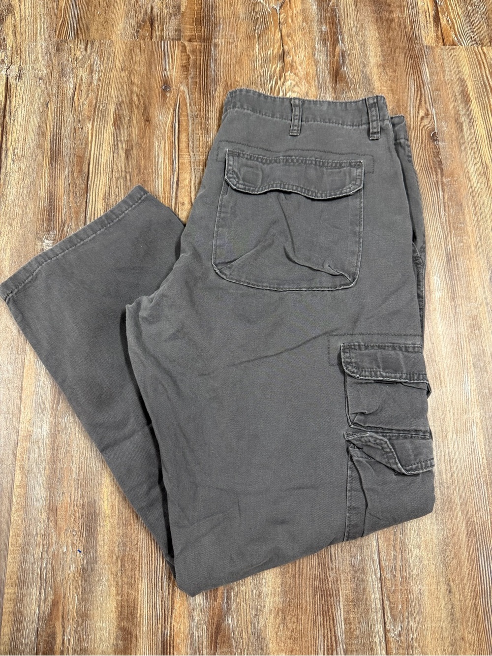 Wrangler gray baggy cargo pants